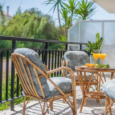 Lazaris Almiros Beach