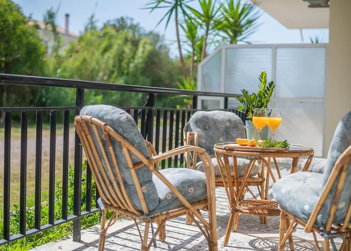 Lazaris Almiros Beach